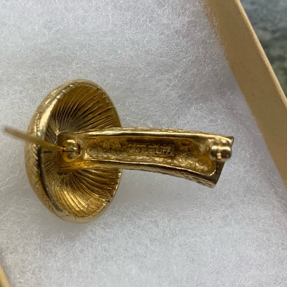 VintageCastleridge Goldtone ๐โ๐ซ Mushroom Brooch - Picture 4 of 9
